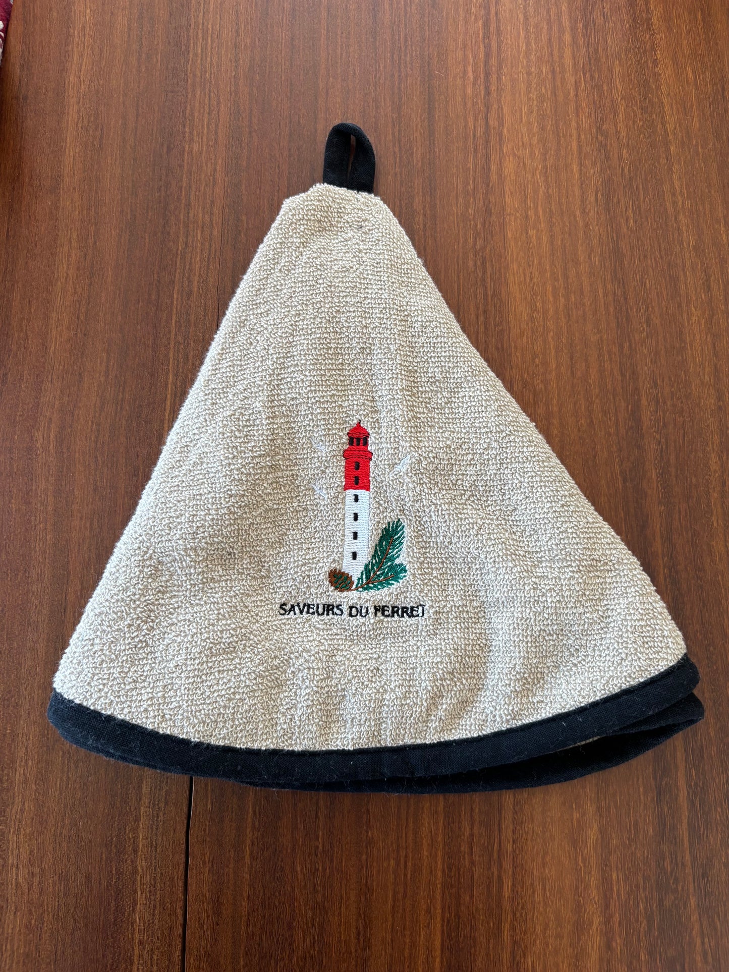 ESSUIE-MAINS brodé triangulaire SAVEURS DU FERRET