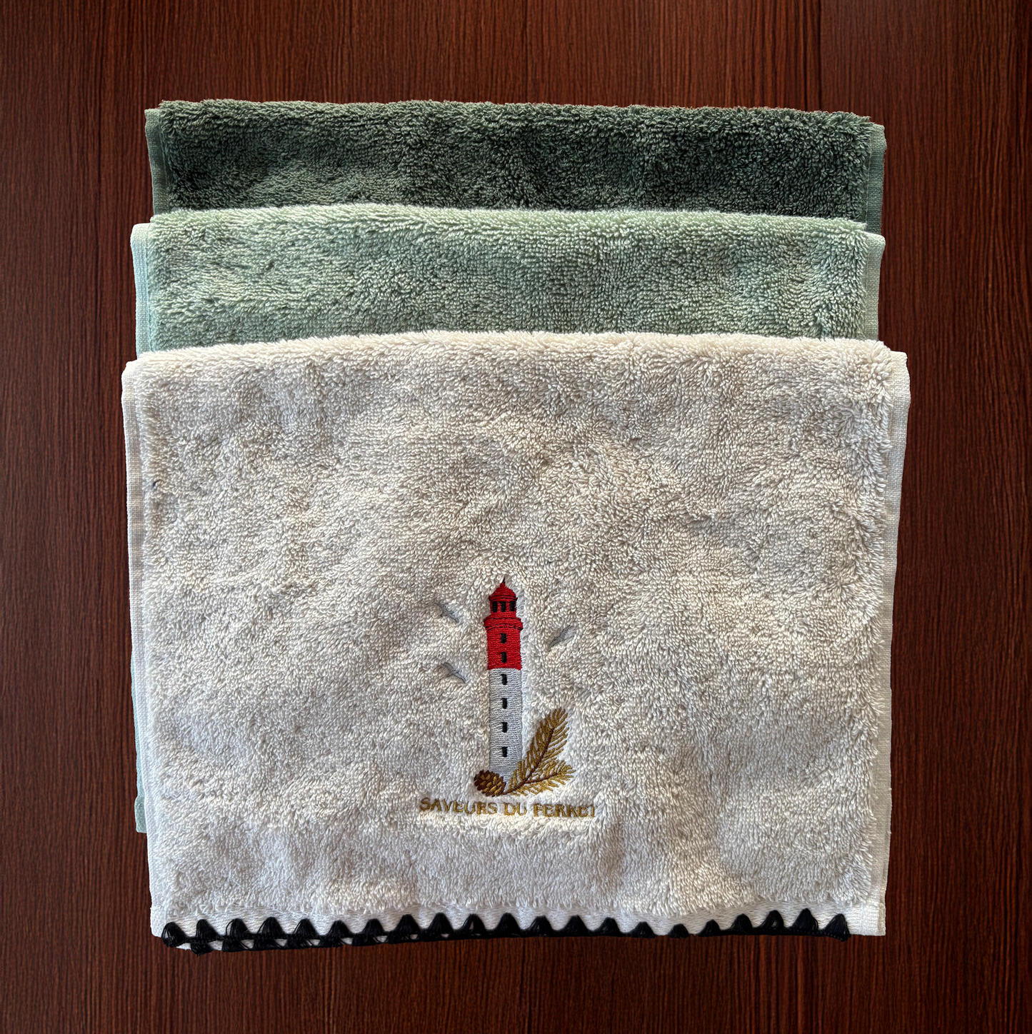SERVIETTE invité brodée SAVEURS DU FERRET